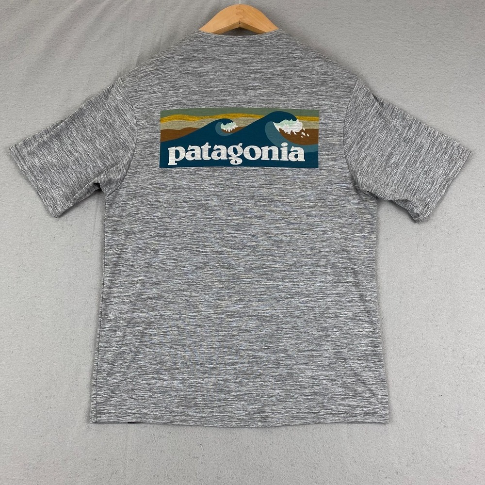 Patagonia Capilene cool daily Lightweight T Shirt Men XS Gray Short Sleeve wave